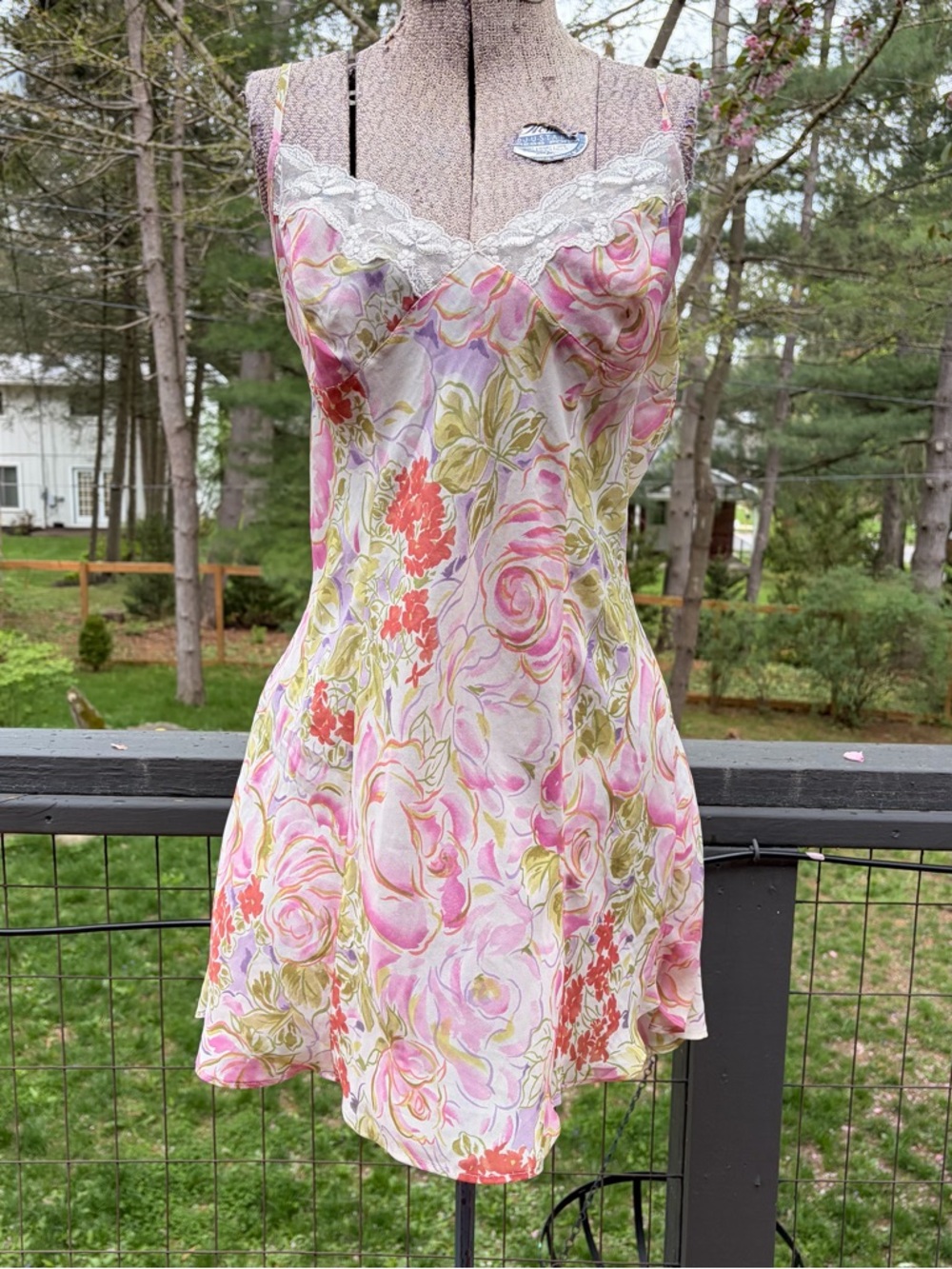 Vintage 2000’s Victoria’s Secret Sheer Floral Lace Trim Slip Dress